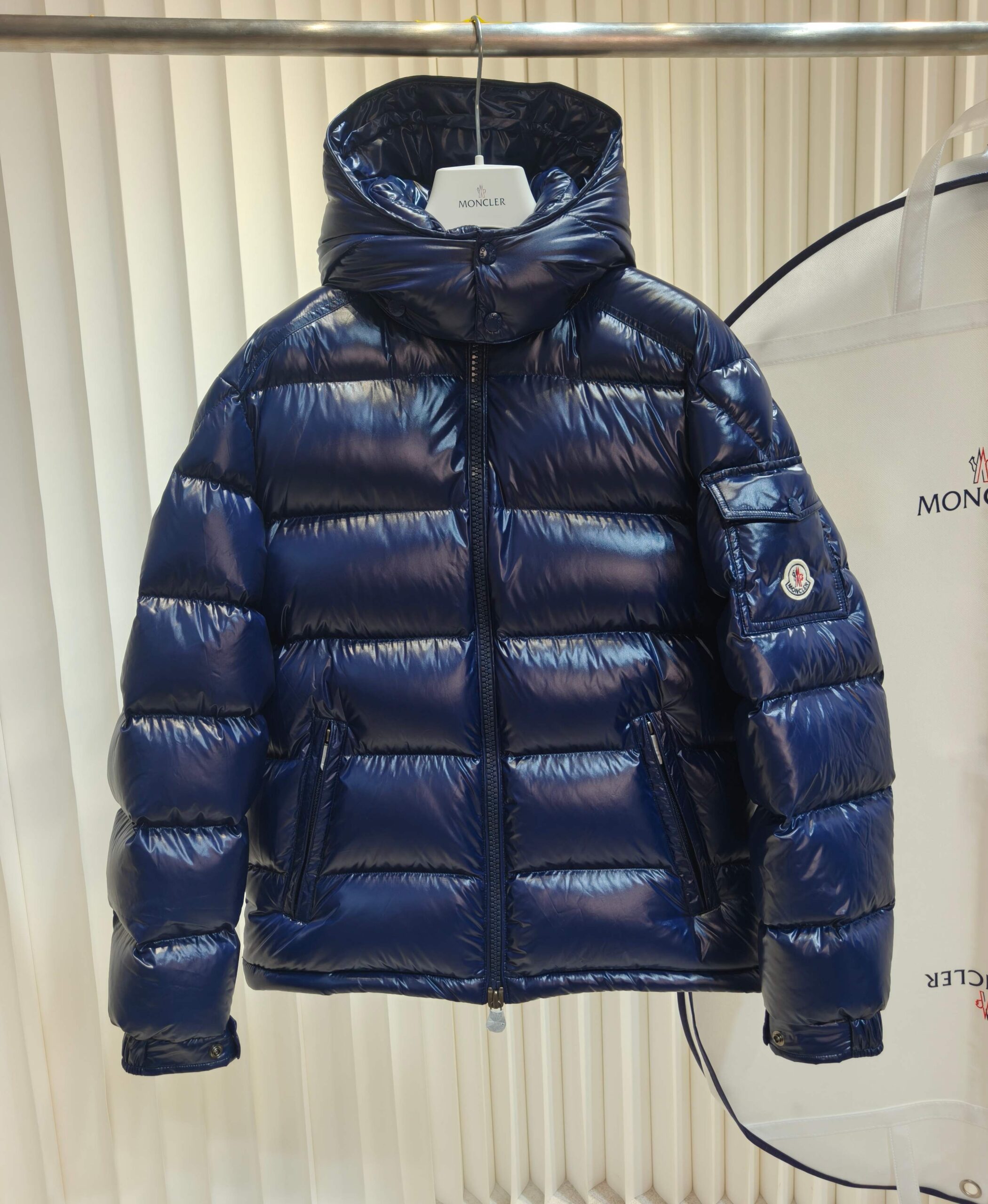 MONCLER COAT - MC080