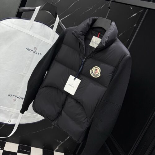MONCLER COAT - MC069