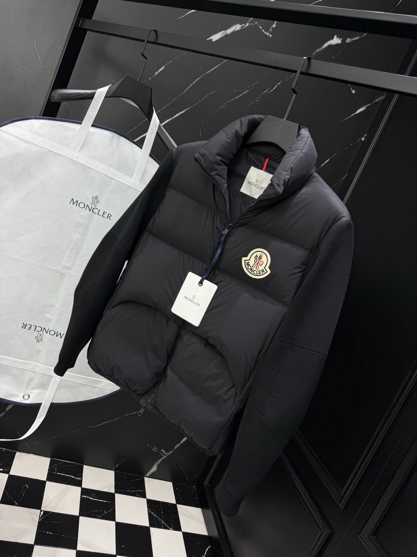 MONCLER COAT - MC069