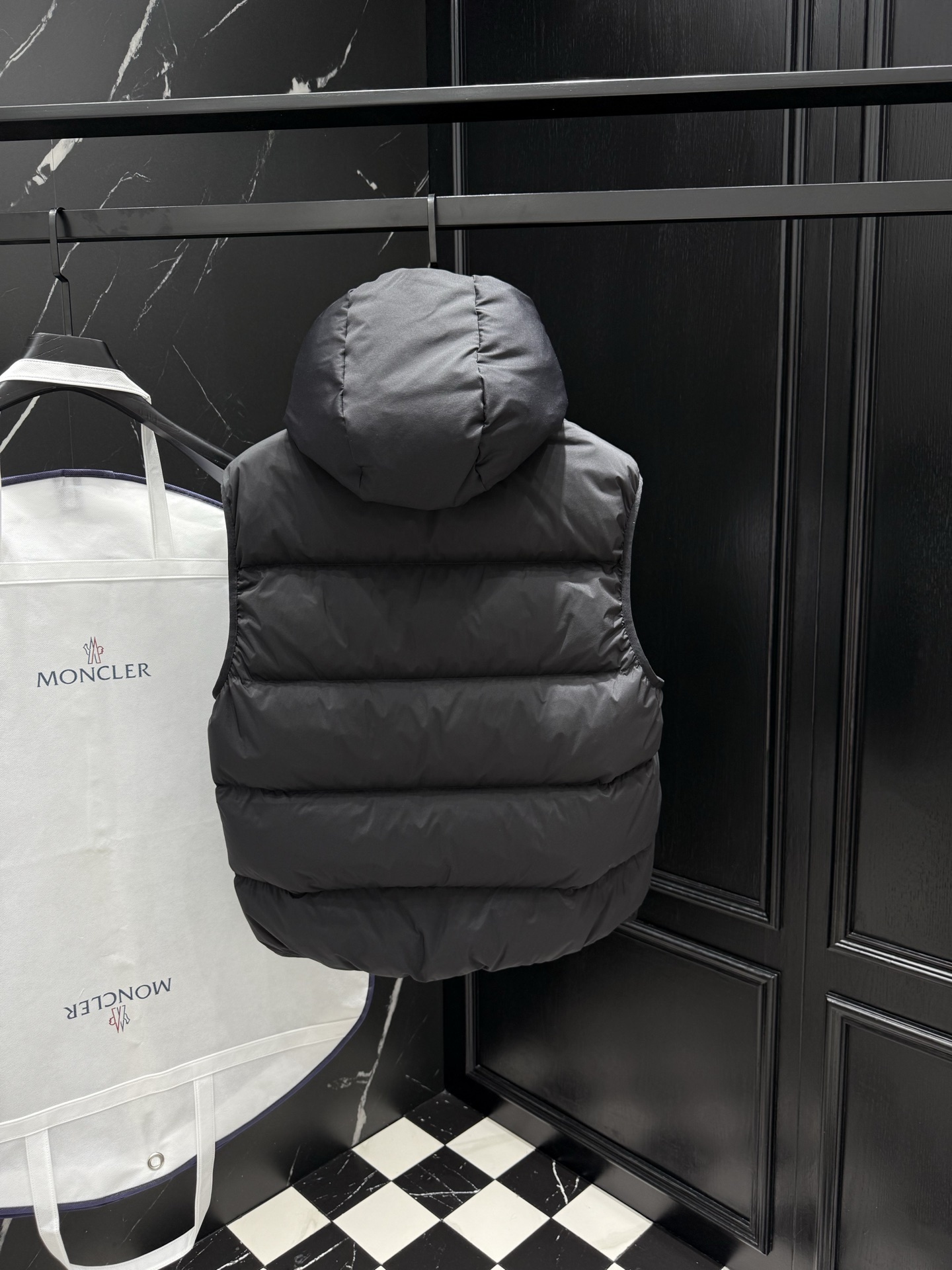 MONCLER COAT - MC096