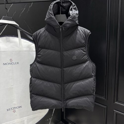 MONCLER COAT - MC096