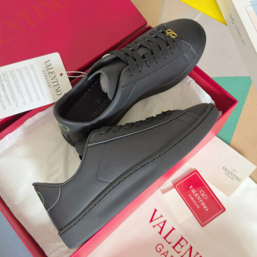 Valentino Garavani Leather Royco Sneakers - VN018