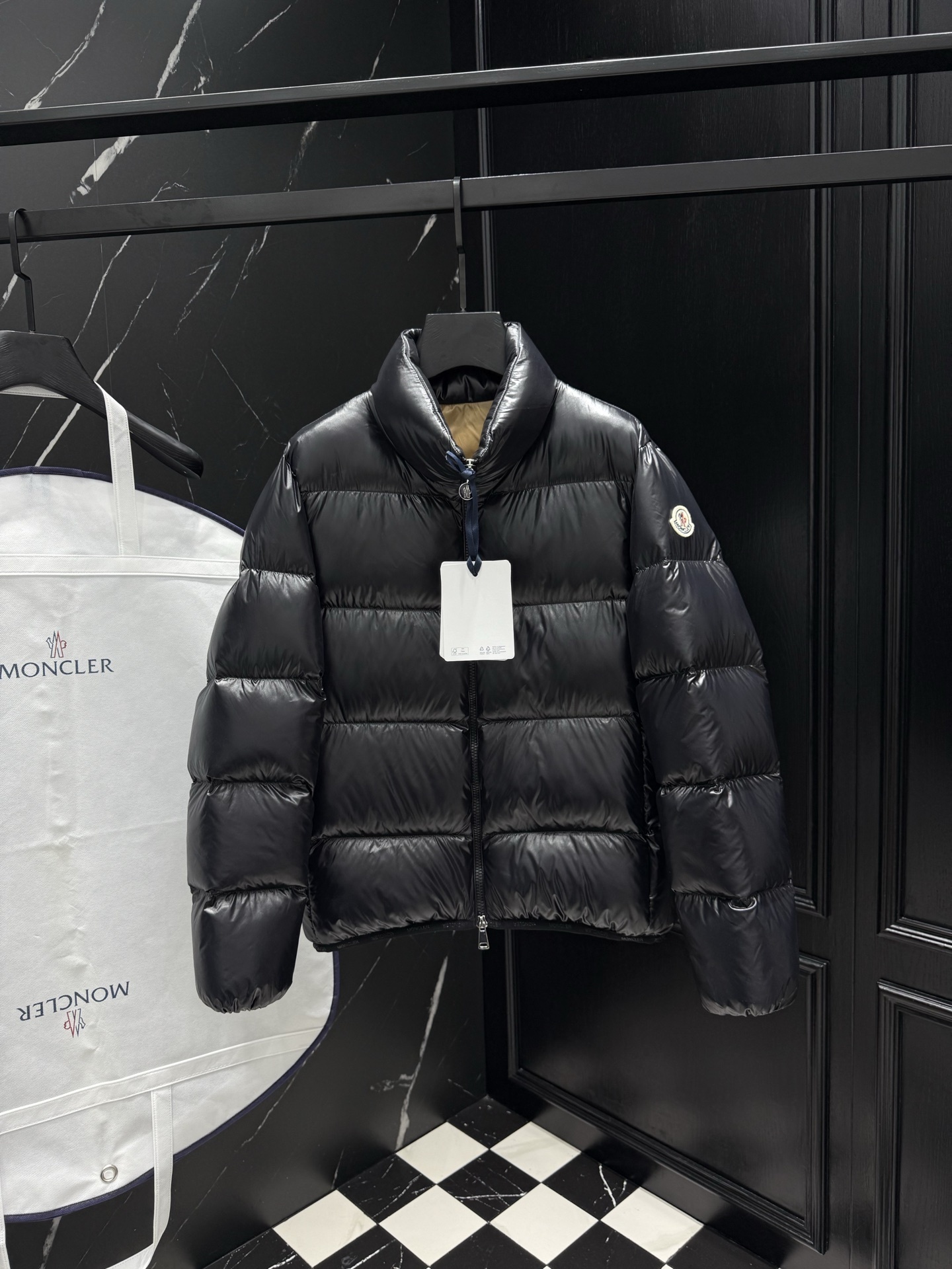 MONCLER COAT - MC074