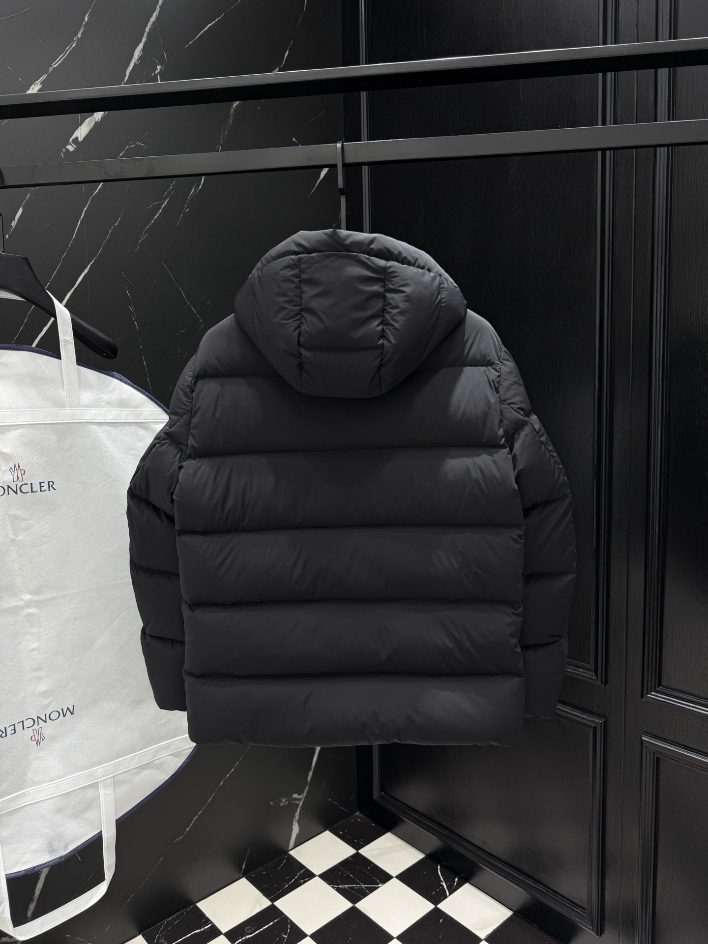 MONCLER COAT - MC071