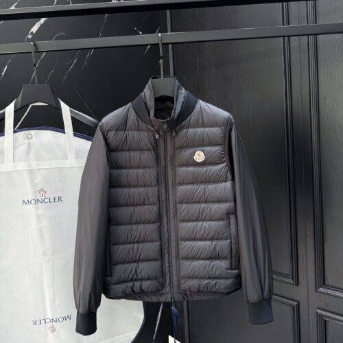 MONCLER COAT - MC070