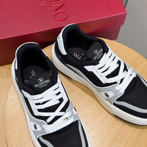 Valentino Leather Sneakers - VN023