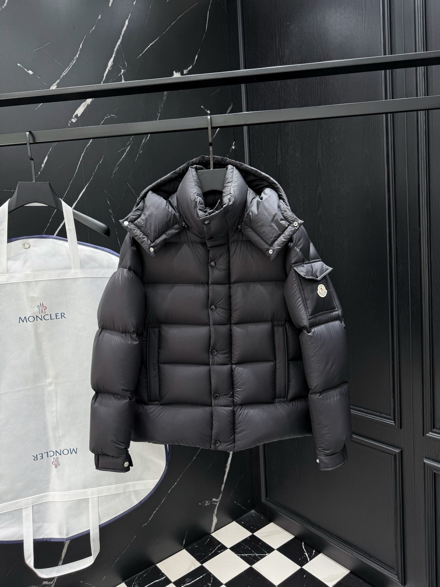 MONCLER COAT - MC099