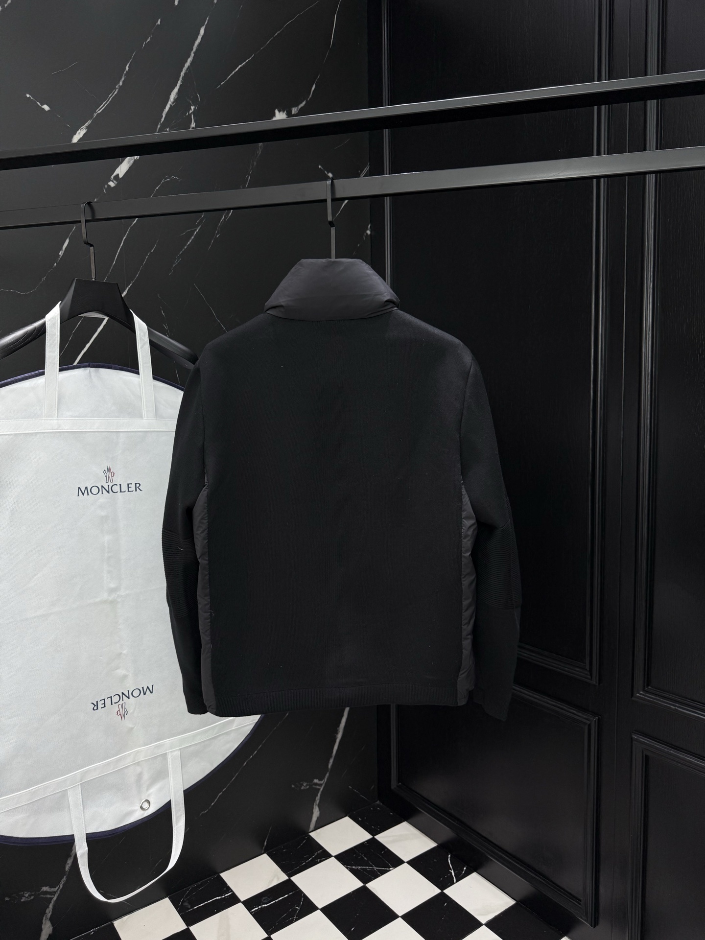 MONCLER COAT - MC069