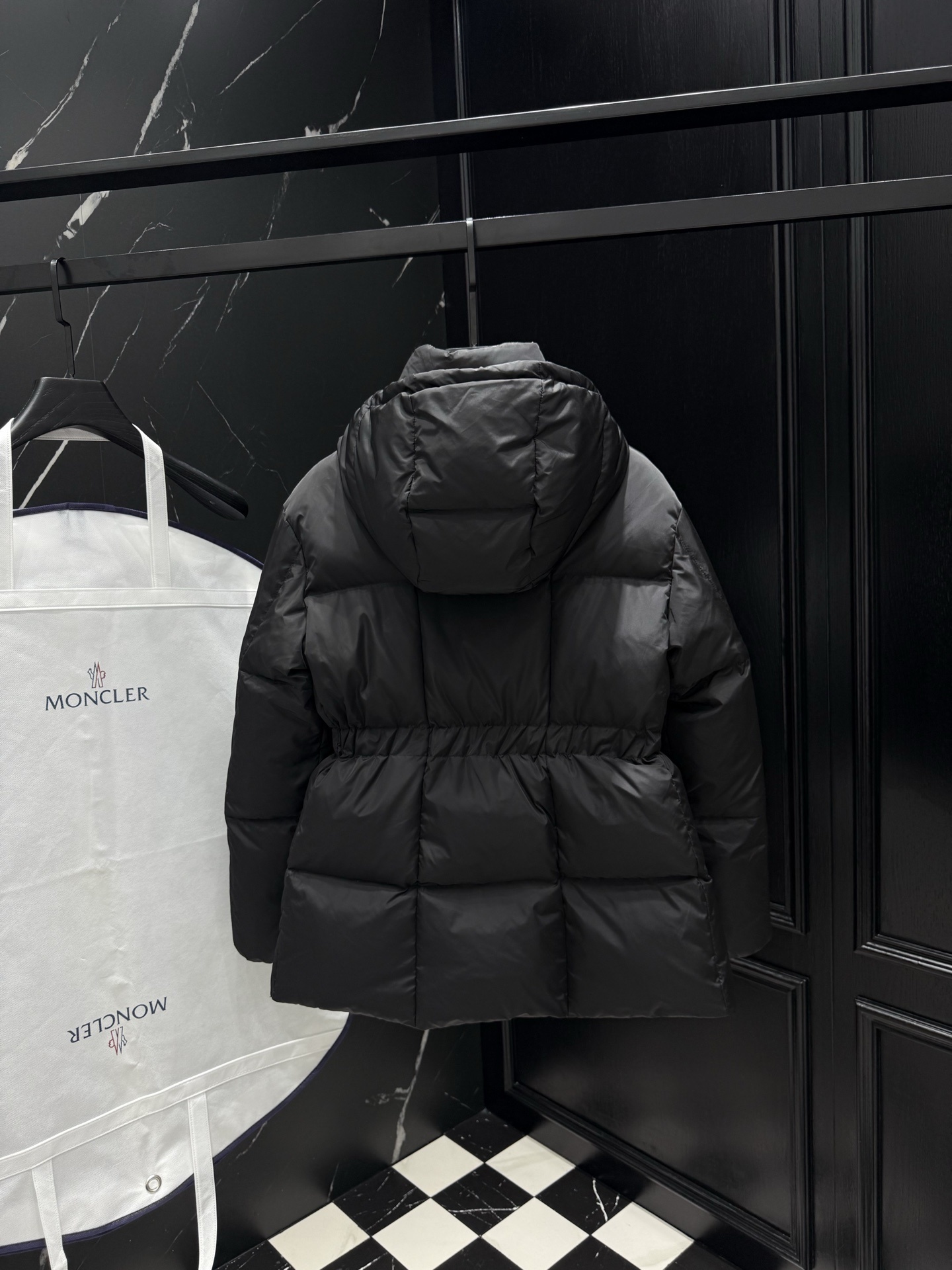 MONCLER COAT - MC067