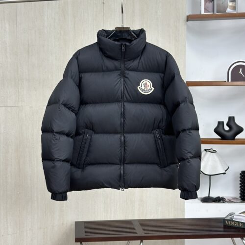 MONCLER COAT - MC084