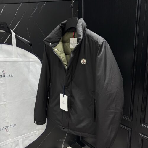 MONCLER COAT - MC060