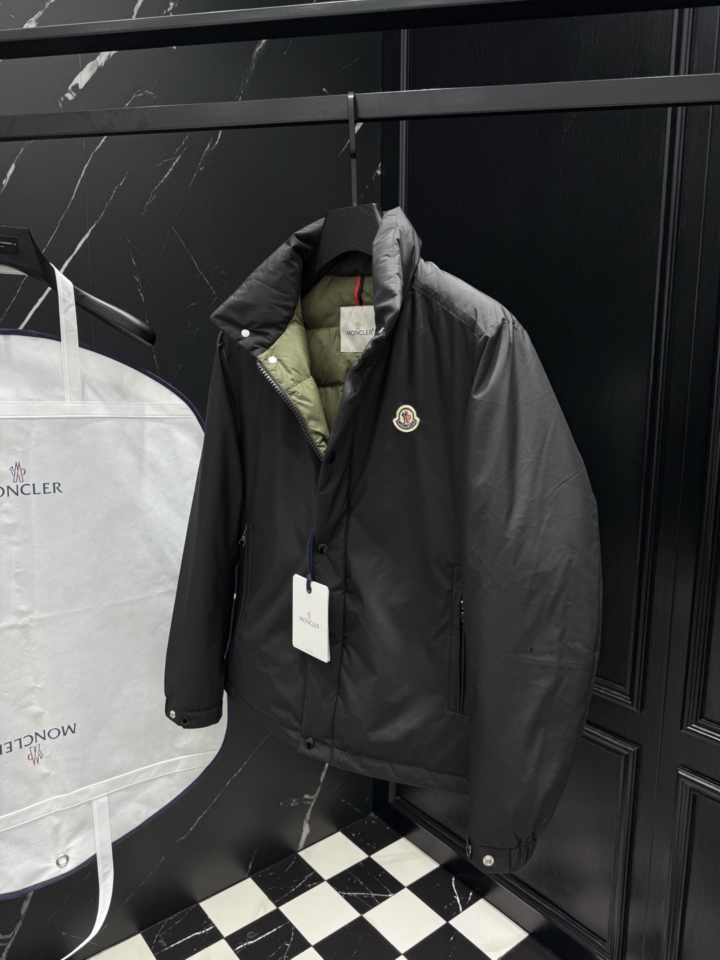 MONCLER COAT - MC060