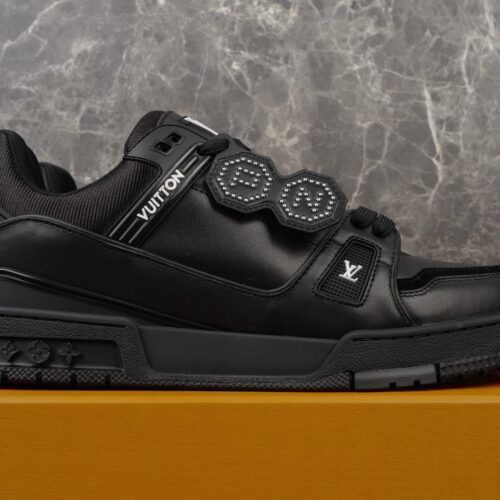 LOUIS VUITTON TRAINER SNEAKERS - LVS244