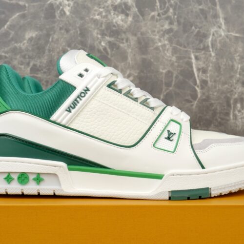 LOUIS VUITTON TRAINER SNEAKERS - LVS221