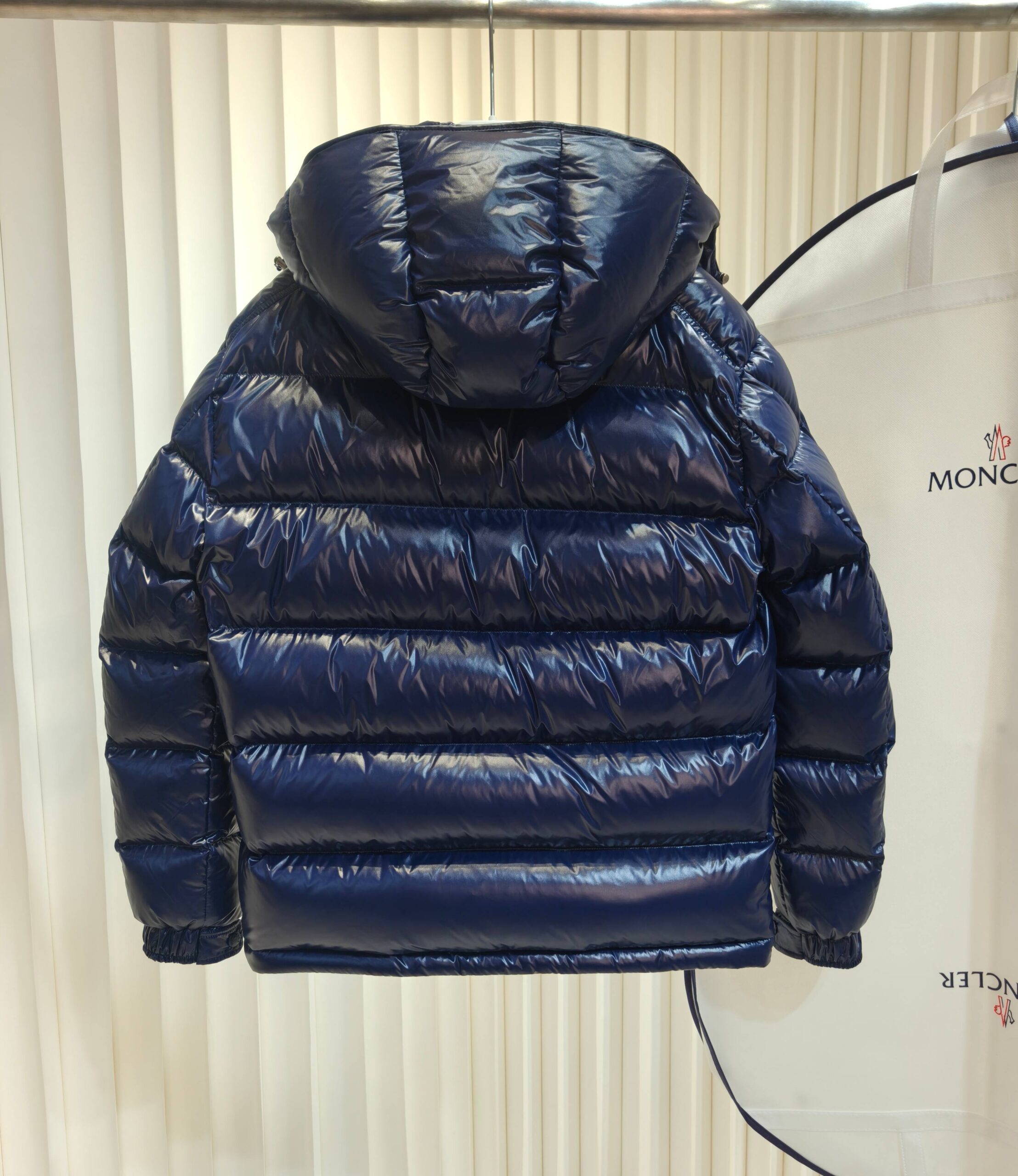 MONCLER COAT - MC080