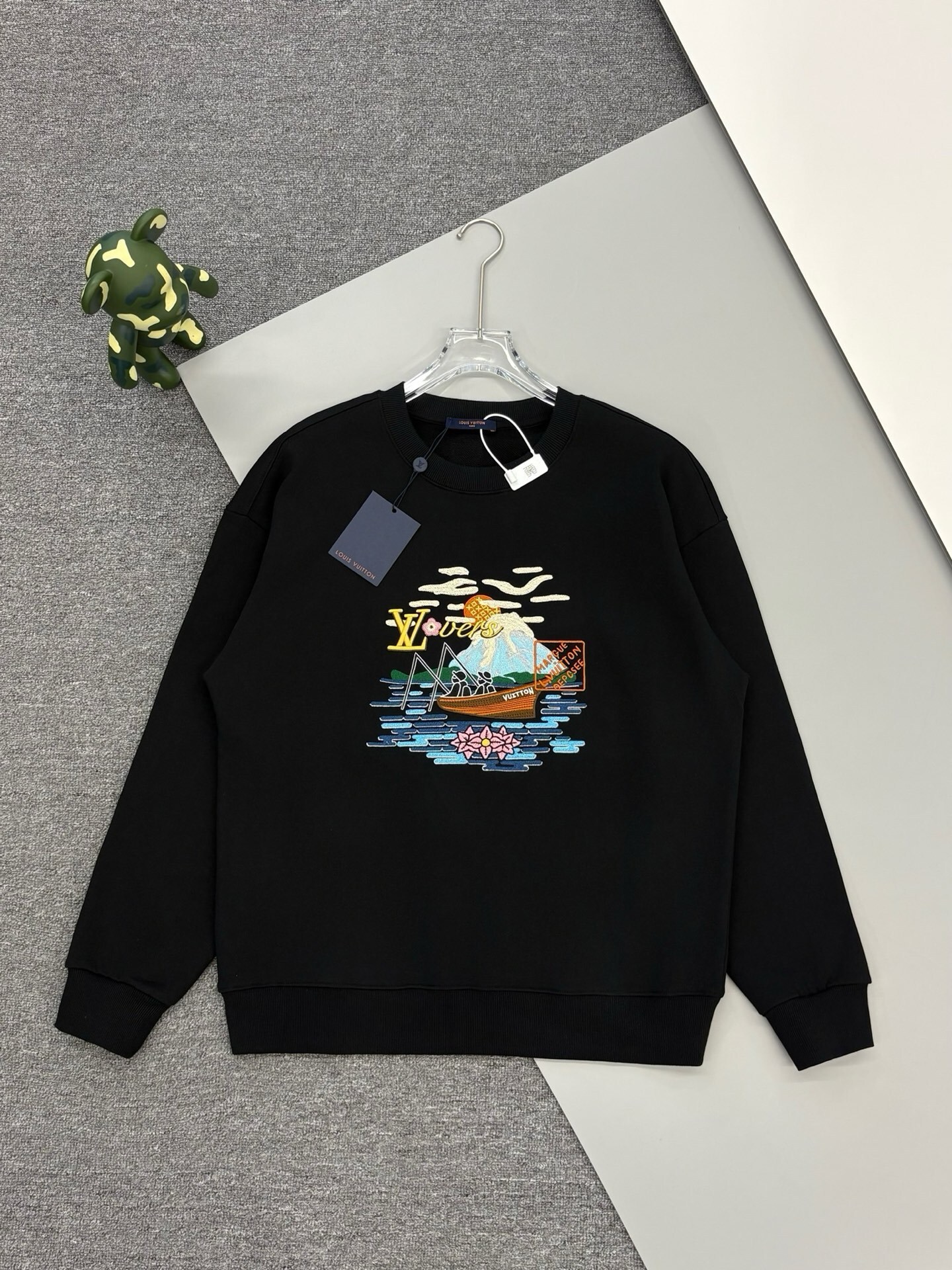 LOUIS VUITTON SWEATSHIRT - LH066