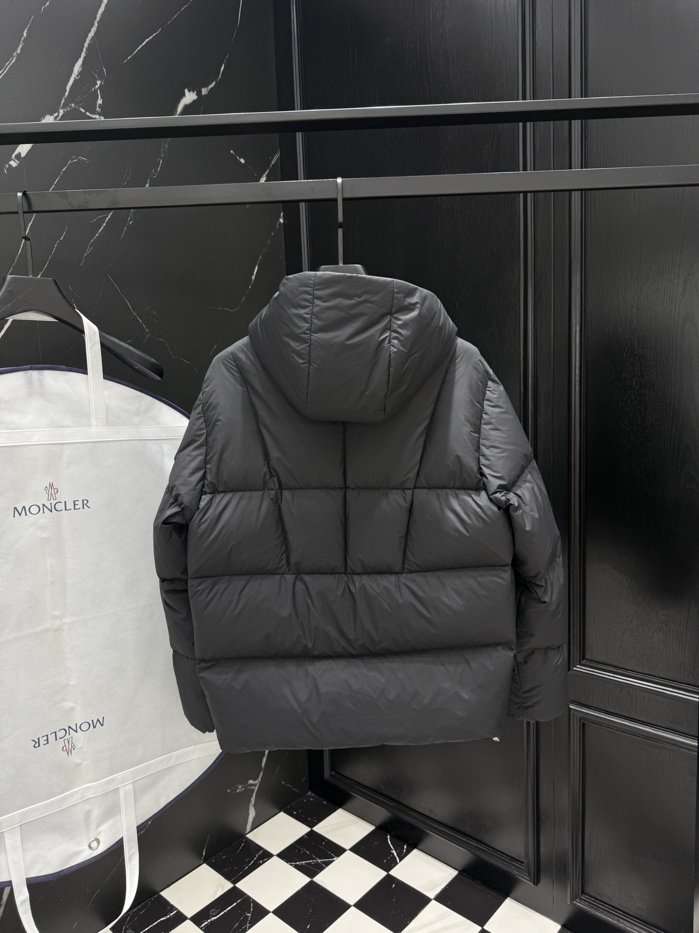 MONCLER COAT - MC061