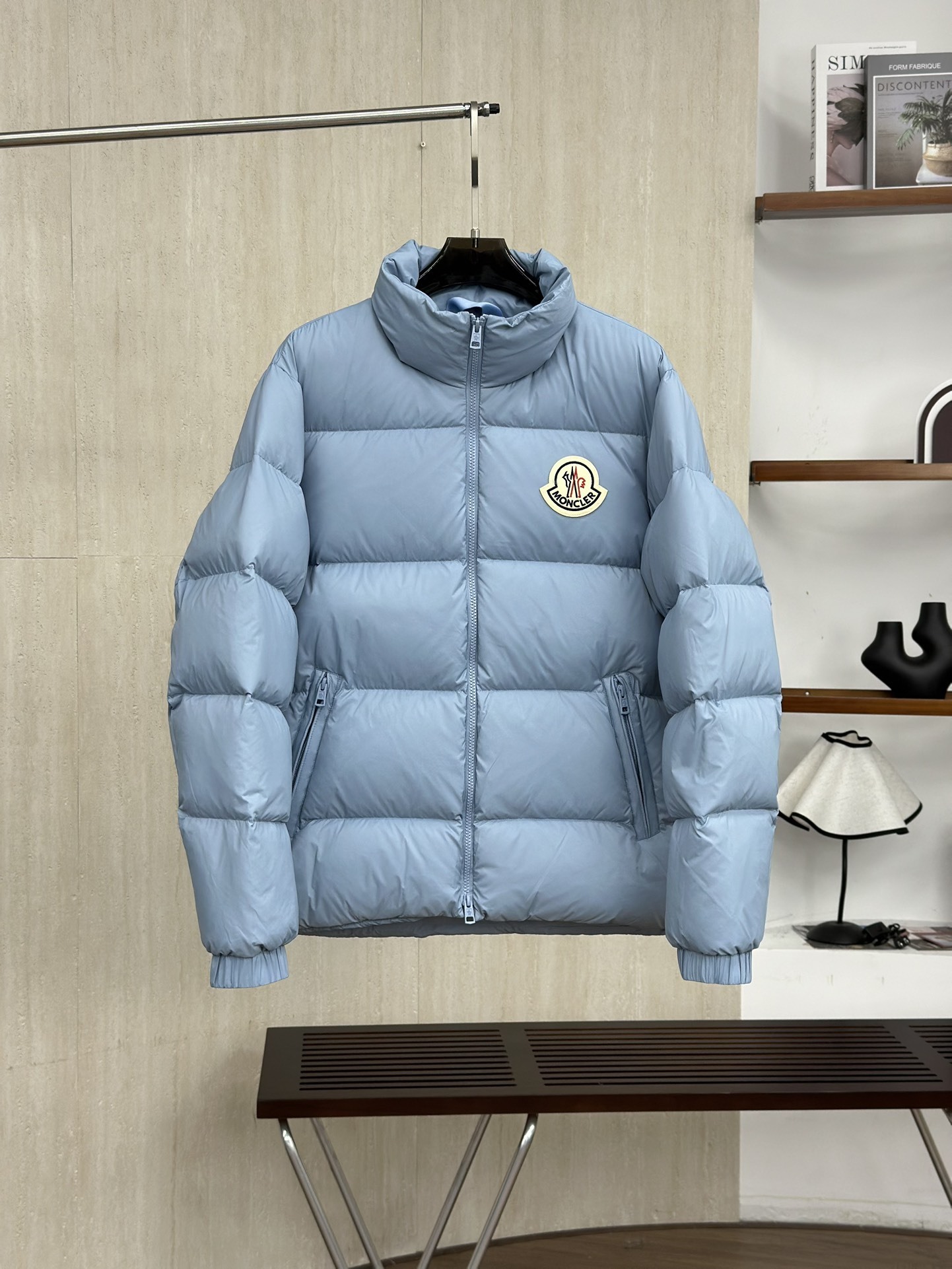MONCLER COAT - MC085