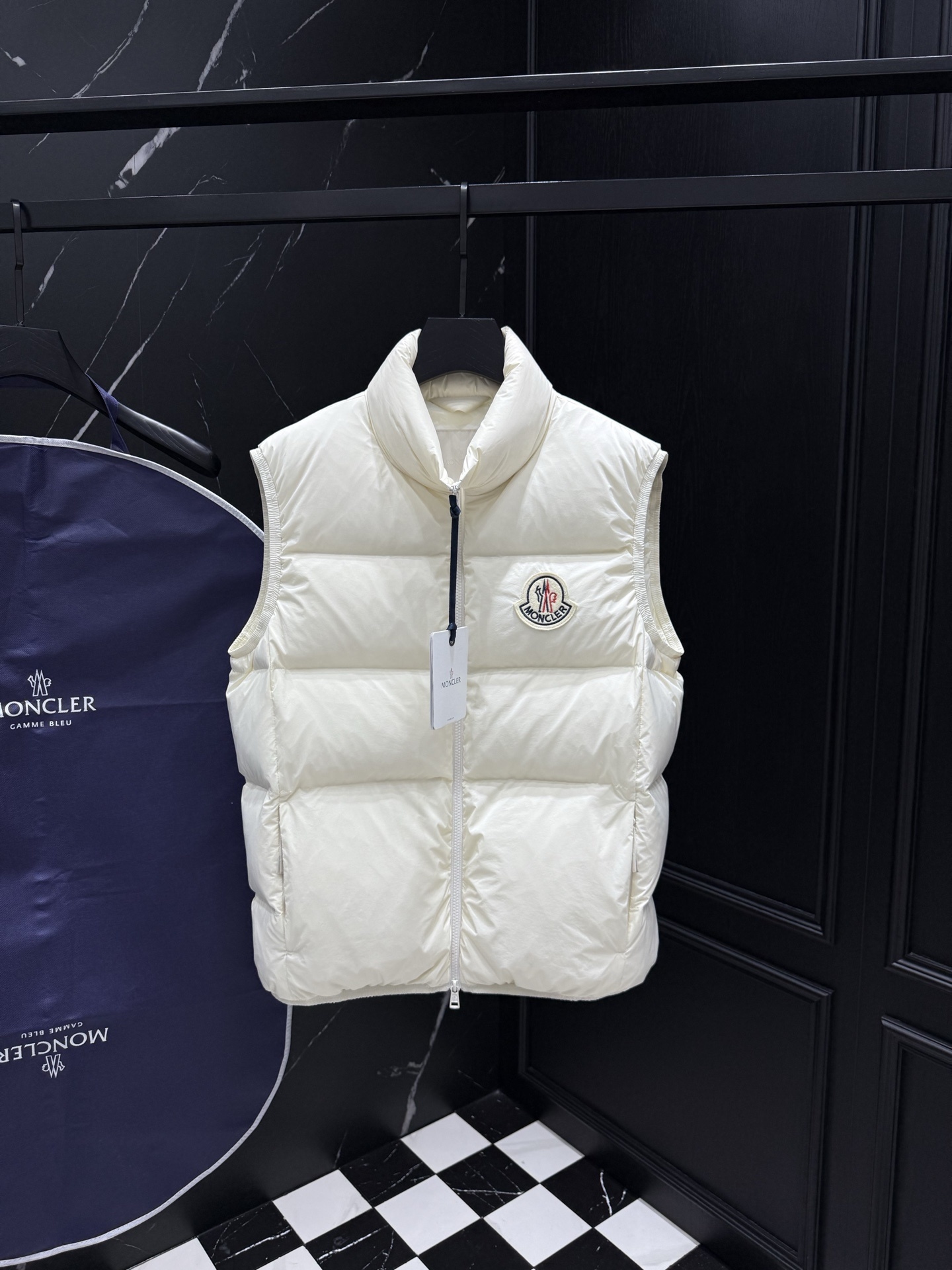 MONCLER COAT - MC113