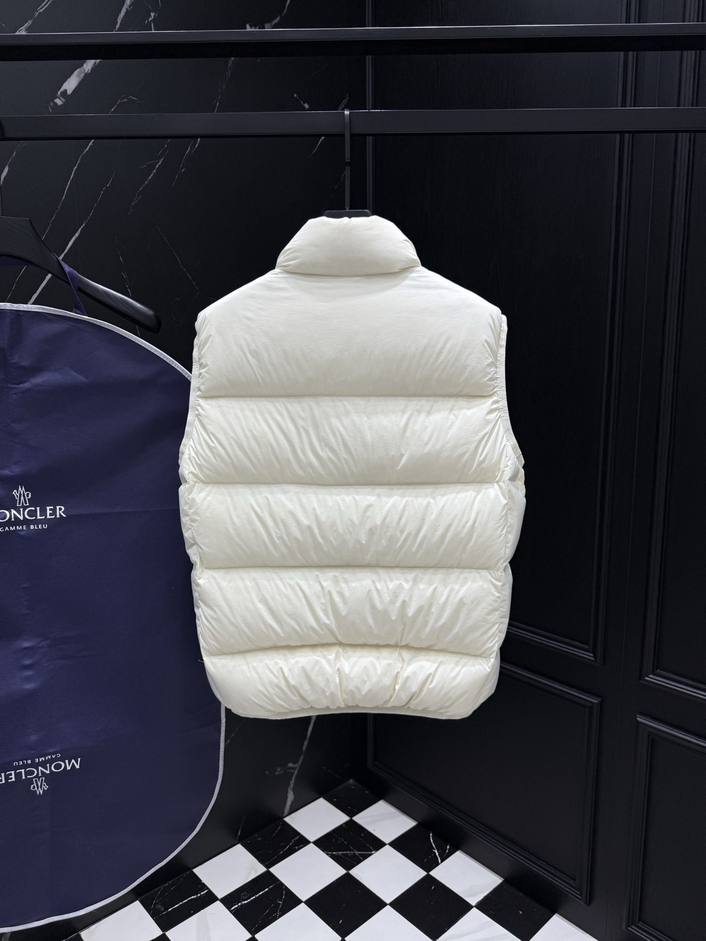 MONCLER COAT - MC113
