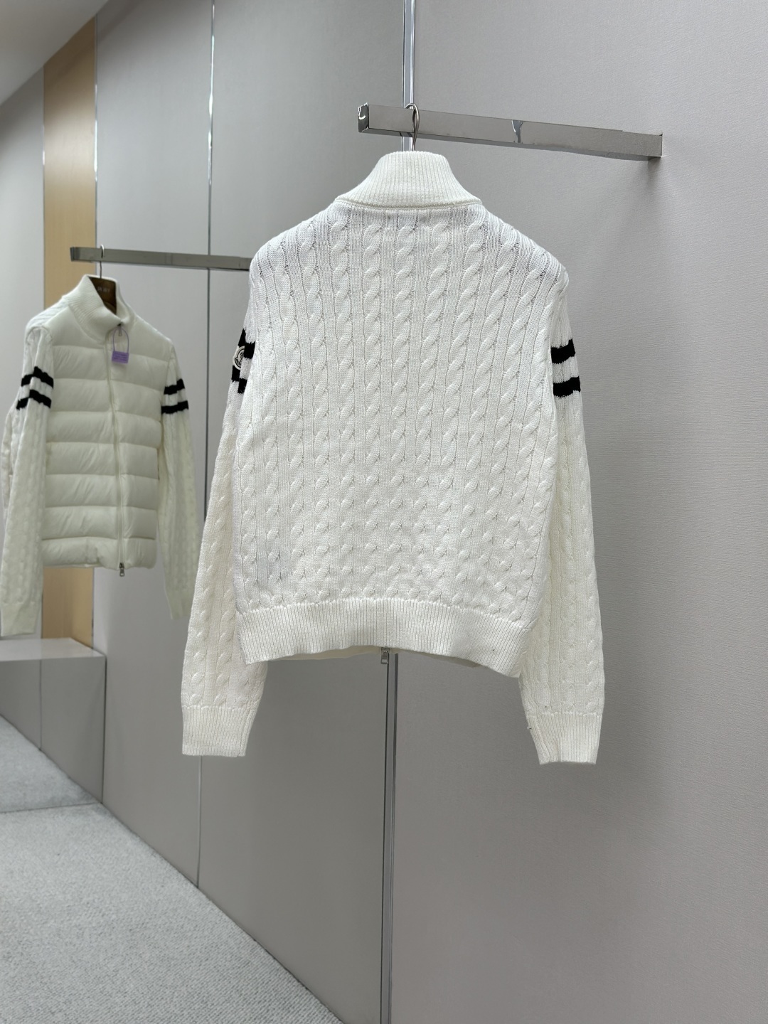 MONCLER COAT - MC094