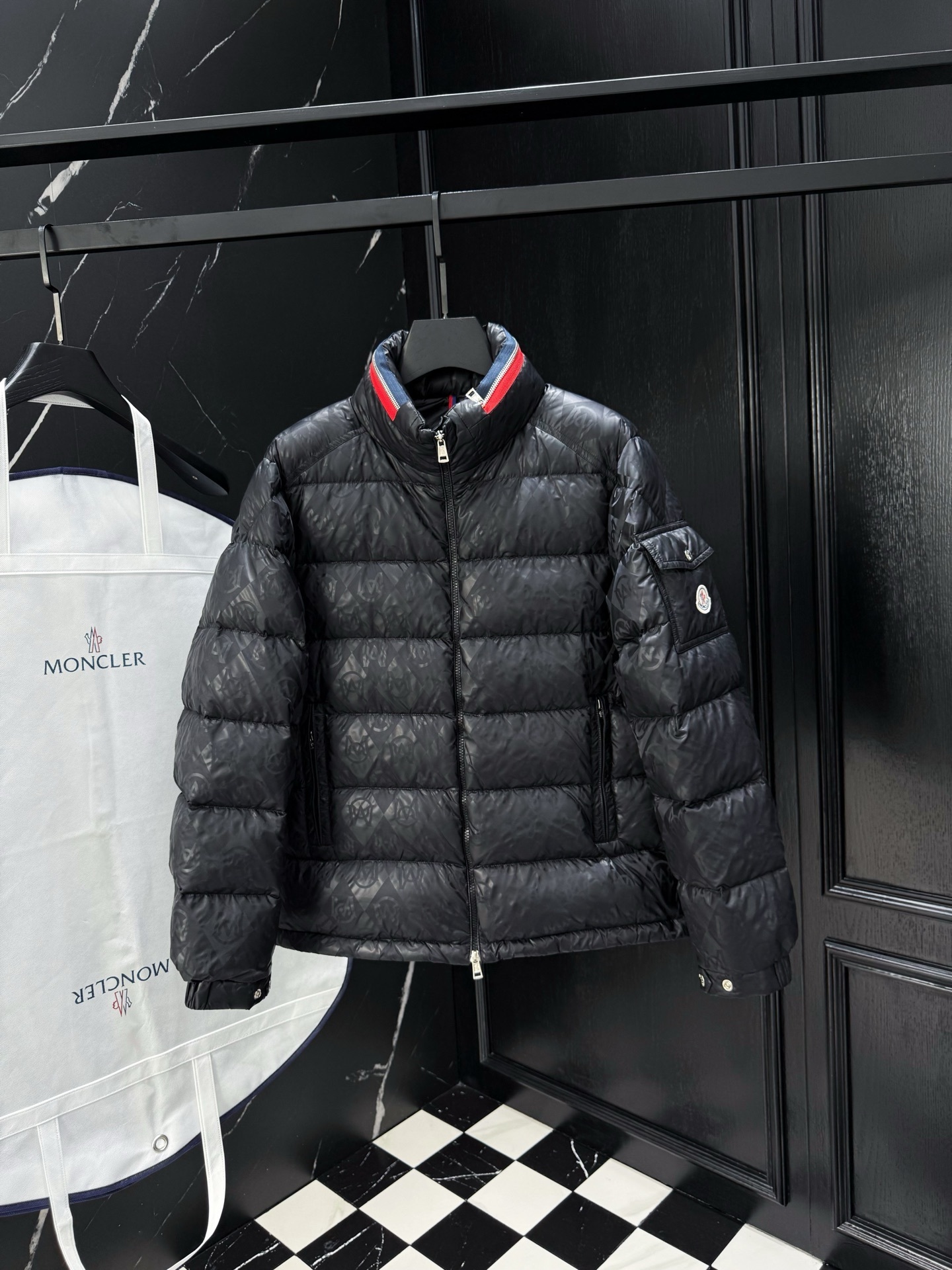 MONCLER COAT - MC109