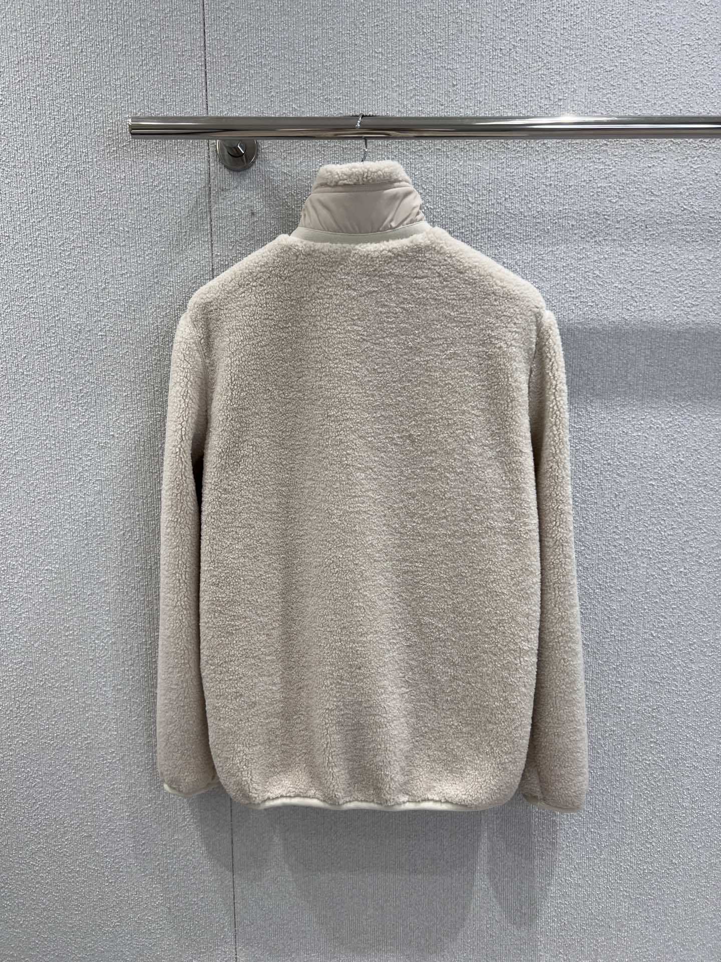 MONCLER COAT - MC091